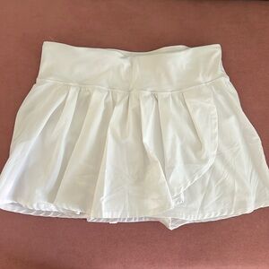 JoyLab Target White Tennis Athletic Skirt — size M